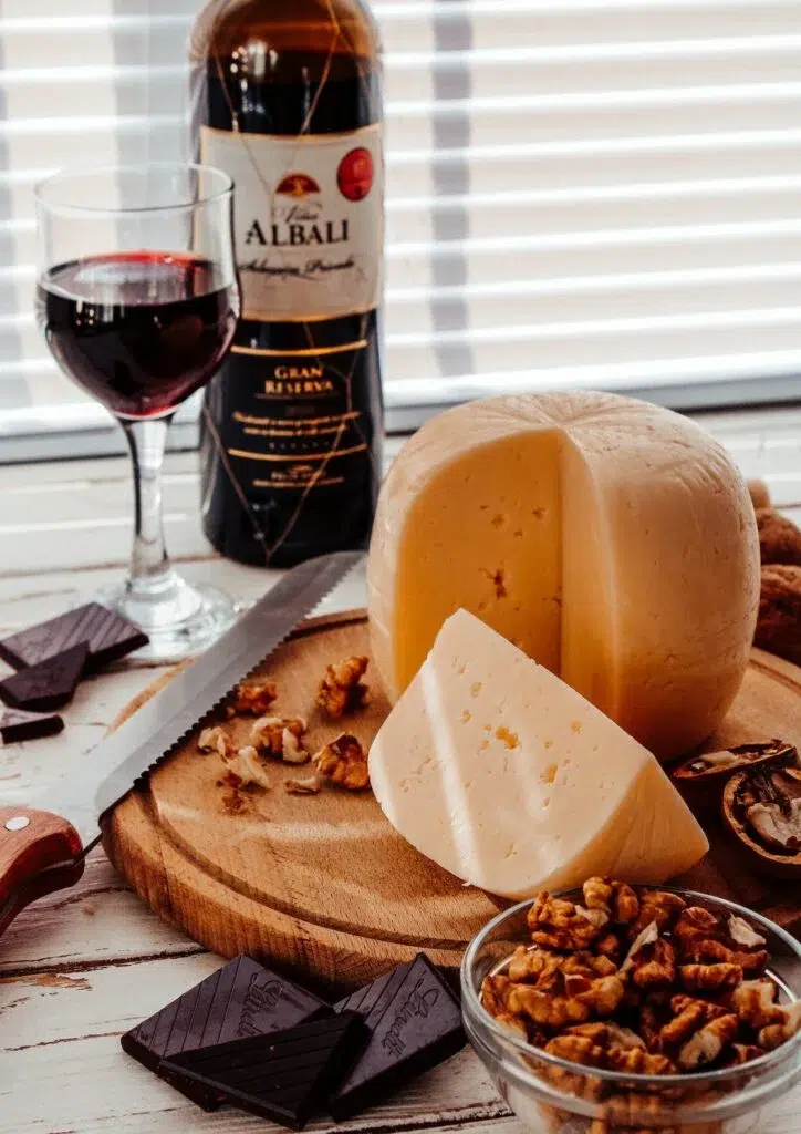 Perfect Wine Pairings for Your Cheese Platter