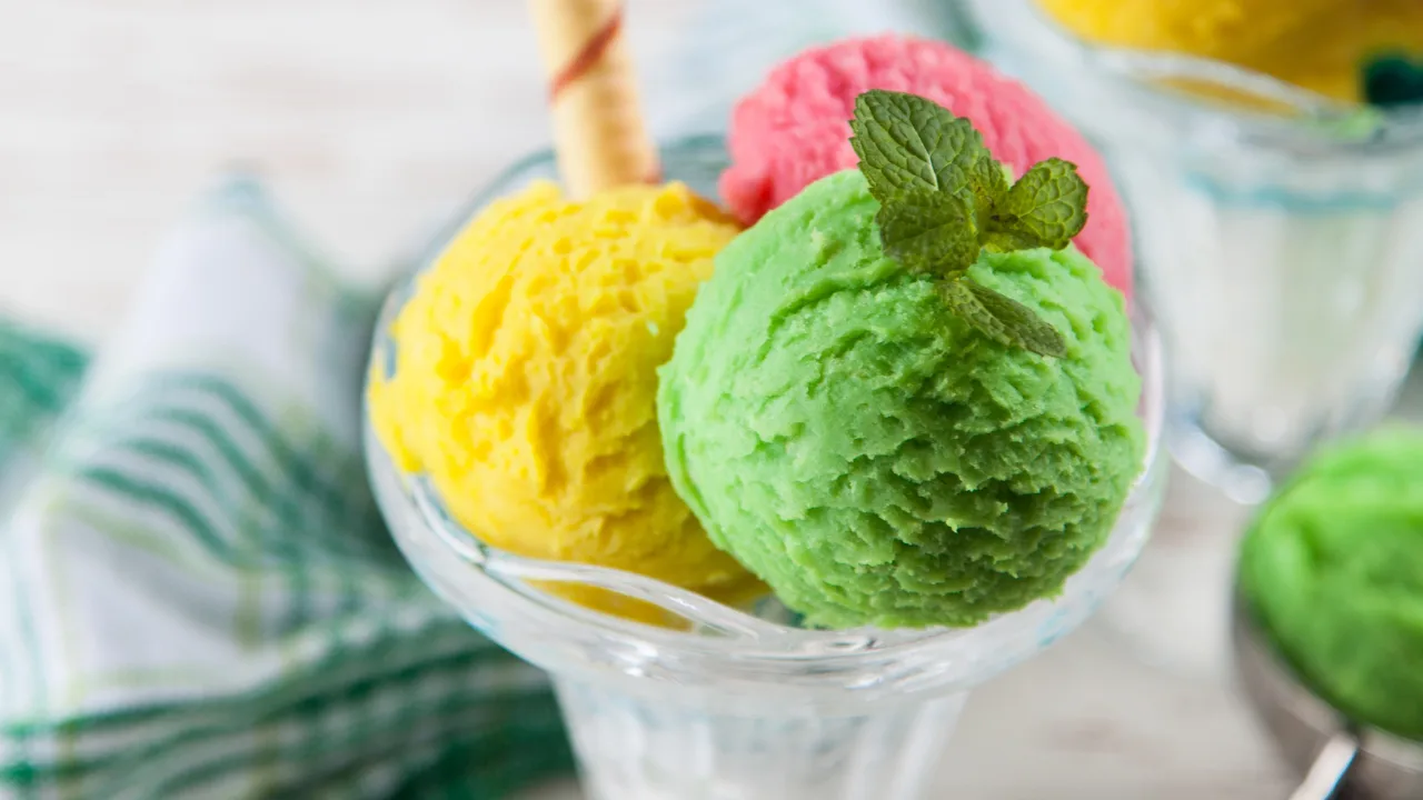 How to Make Homemade Ice Cream Without a Machine