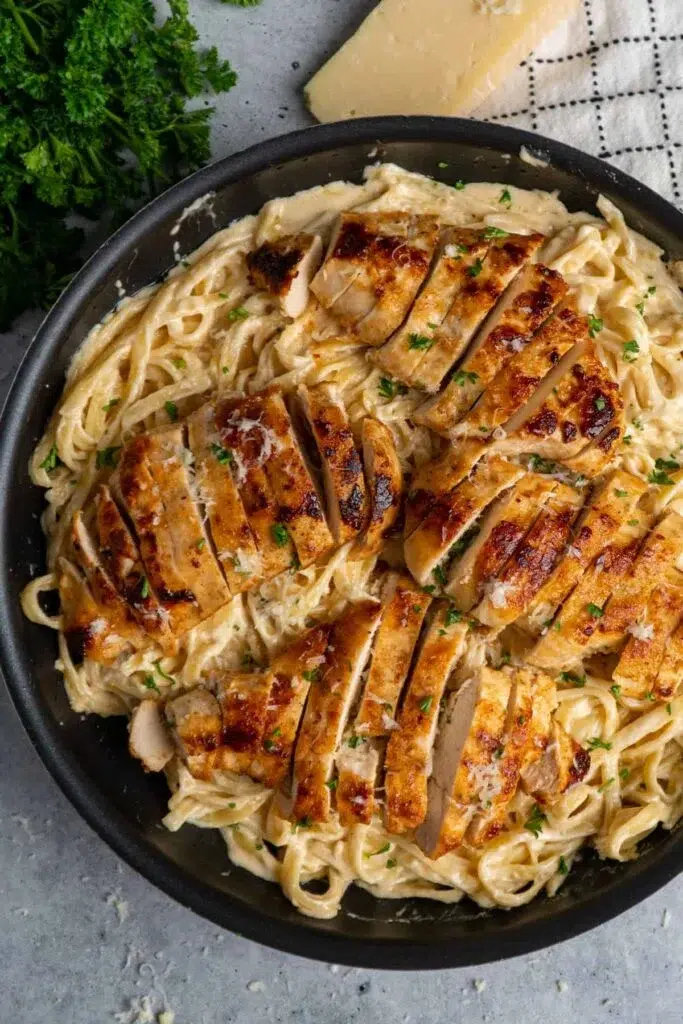 Easy and Economical Dinner Recipes for Busy Weeknights - Easy Chicken Fettuccine Alfredo