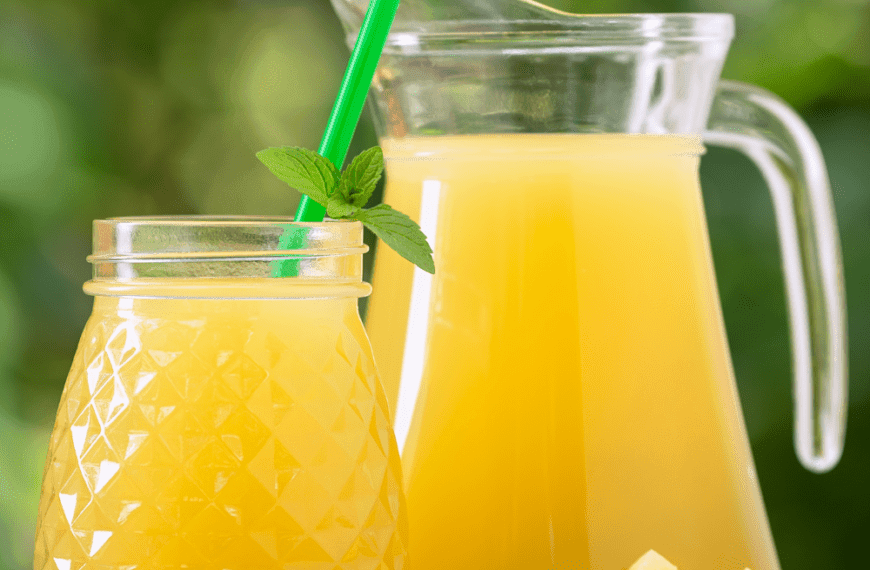 Homemade Pineapple juice feature