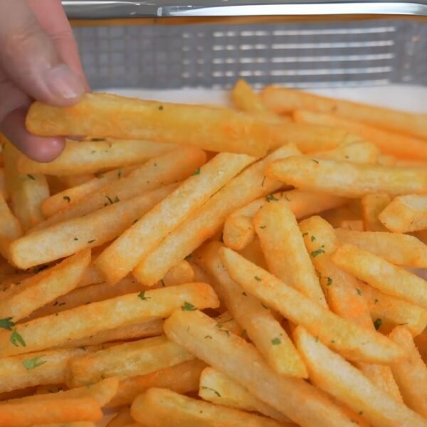 Crispy Homemade French Fries – Golden, Crunchy & Irresistible