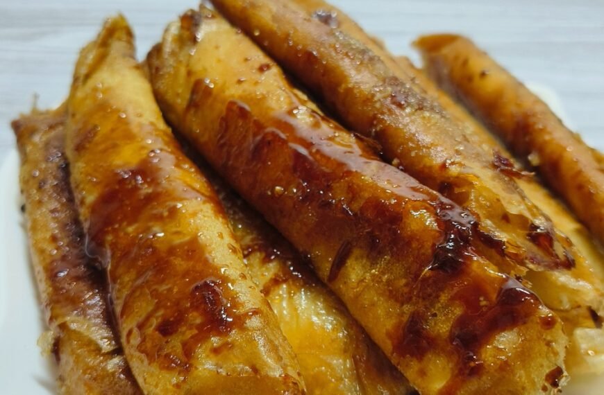 How to Make Filipino Simple Turon (Banana Lumpia) at Home