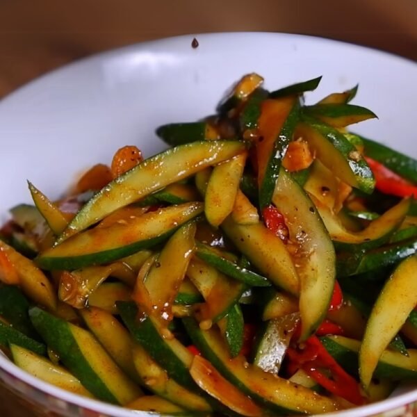 Spicy Garlic Cucumber Stir-Fry 🥒🔥