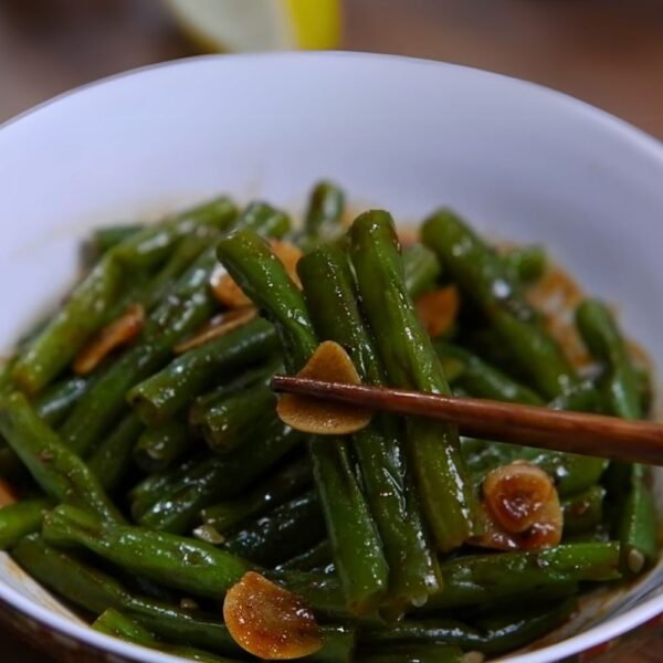 Steamed Green Beans with Garlic & Oyster Sauce – A Quick & Savory Side!