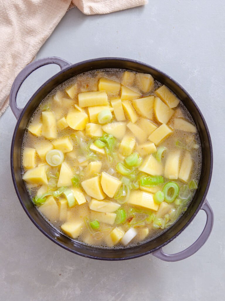 Simmer the Potatoes 🥔 -Creamy Vichyssoise – Chilled Potato Leek Soup Perfect for Summer!