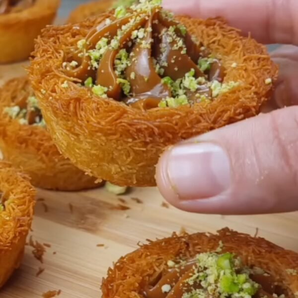 Kunafa Cups with Caramel & White Chocolate – A Decadent Bite-Sized Dessert