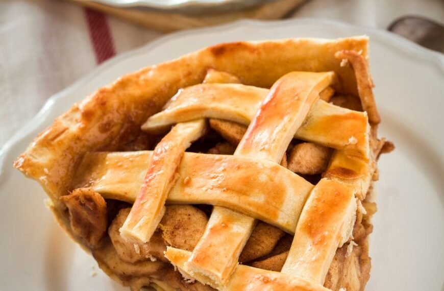 Lattice-Top Apple Pie A Classic American Delight!