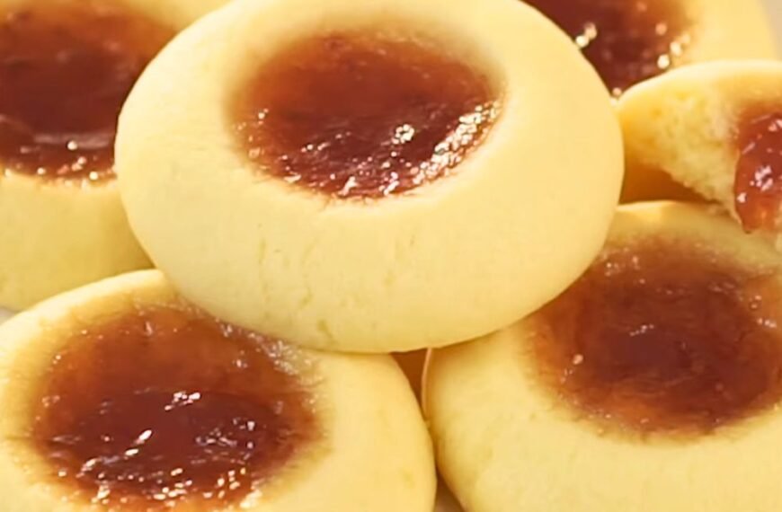 Soft Strawberry Jam Thumbprint Cookies – Buttery, Fruity & Classic