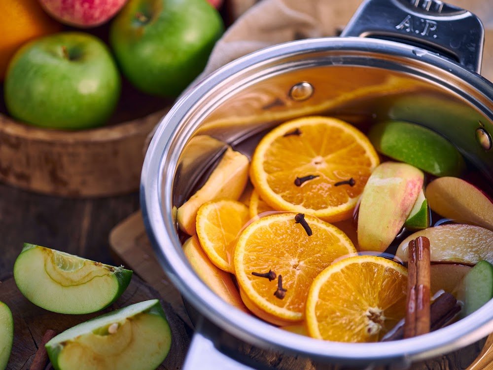 Simmer & Infuse -Spirited Hot Apple Punch – A Cozy, Festive Warmer