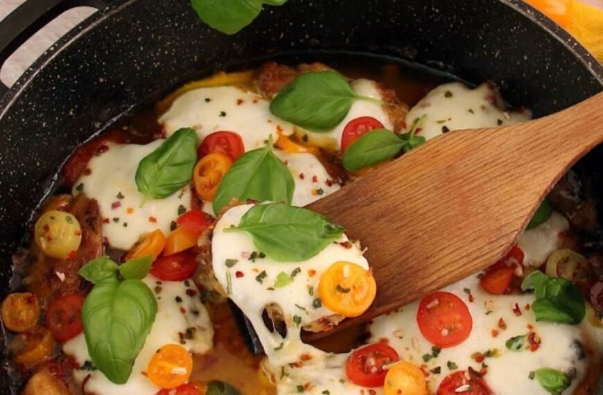 Caprese Skillet Chicken Thighs: Juicy, Cheesy, and Bursting with Flavor