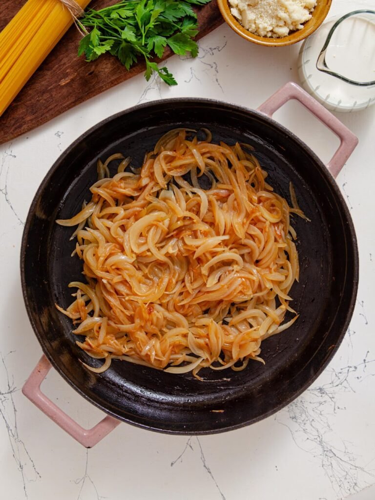 Caramelize the Onions-Caramelized Onion Chicken Linguine