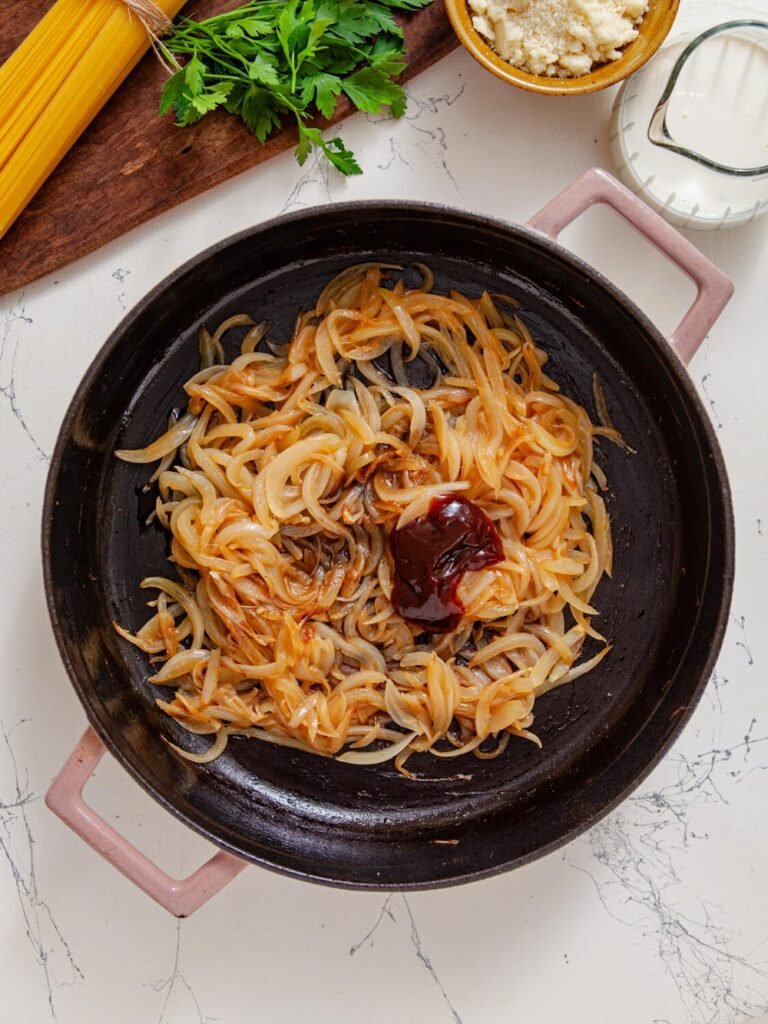 Caramelize the Onions-Caramelized Onion Chicken Linguine