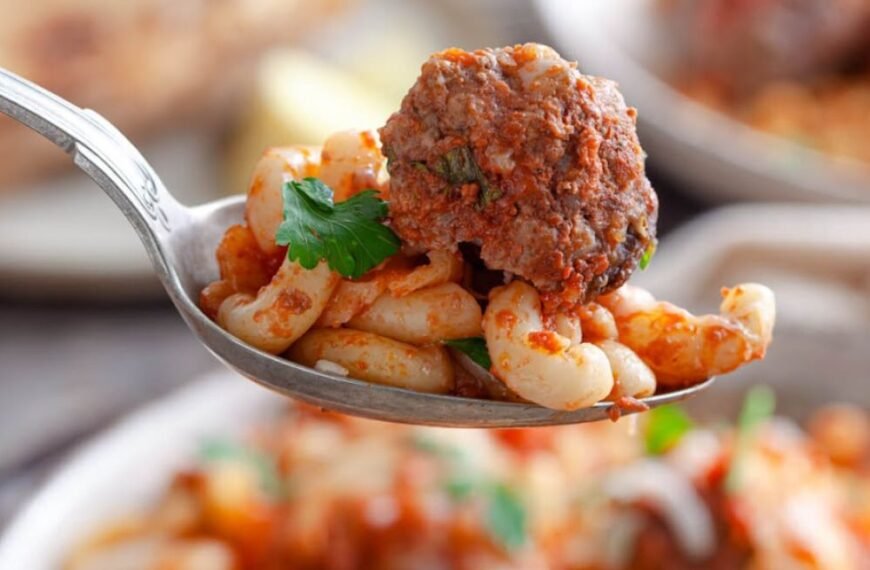 Easy Cheesy Meatball Casserole Recipe – Family Favorite Dinner