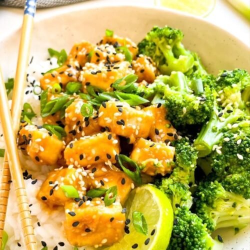 Sesame Tofu Bowl – Crispy Tofu with Peanut Lime Sauce