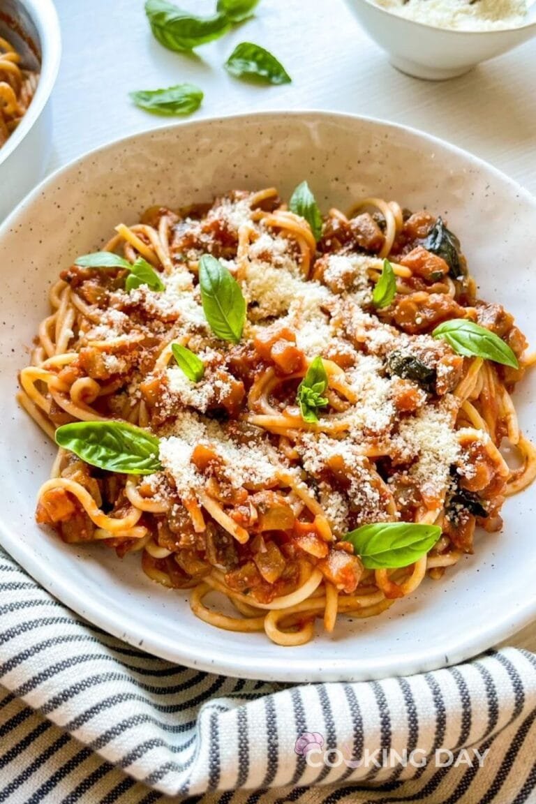 Classic Sicilian Spaghetti Alla Norma for a Cozy Italian Dinner