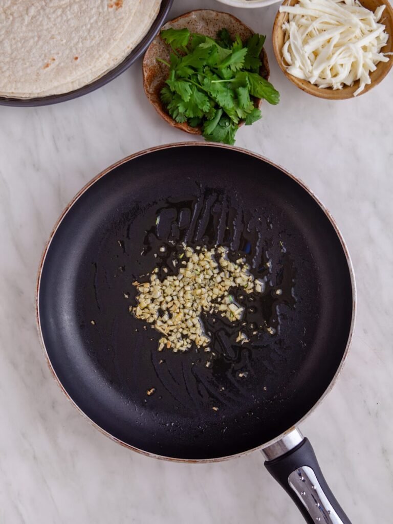 Cook the minced garlic