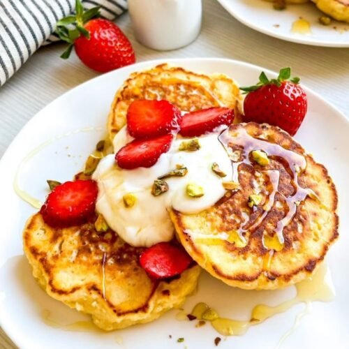 Syrniki Pancakes – Soft Ukrainian Cheese Pancakes for Breakfast