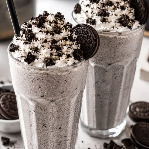 Creamy Oreo milkshake made with vanilla ice cream, milk, and Oreo cookies